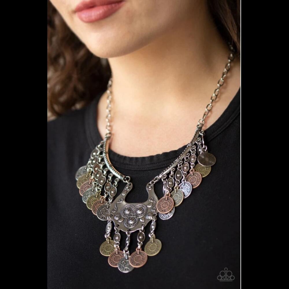 Paparazzi Teasure Tempress necklace